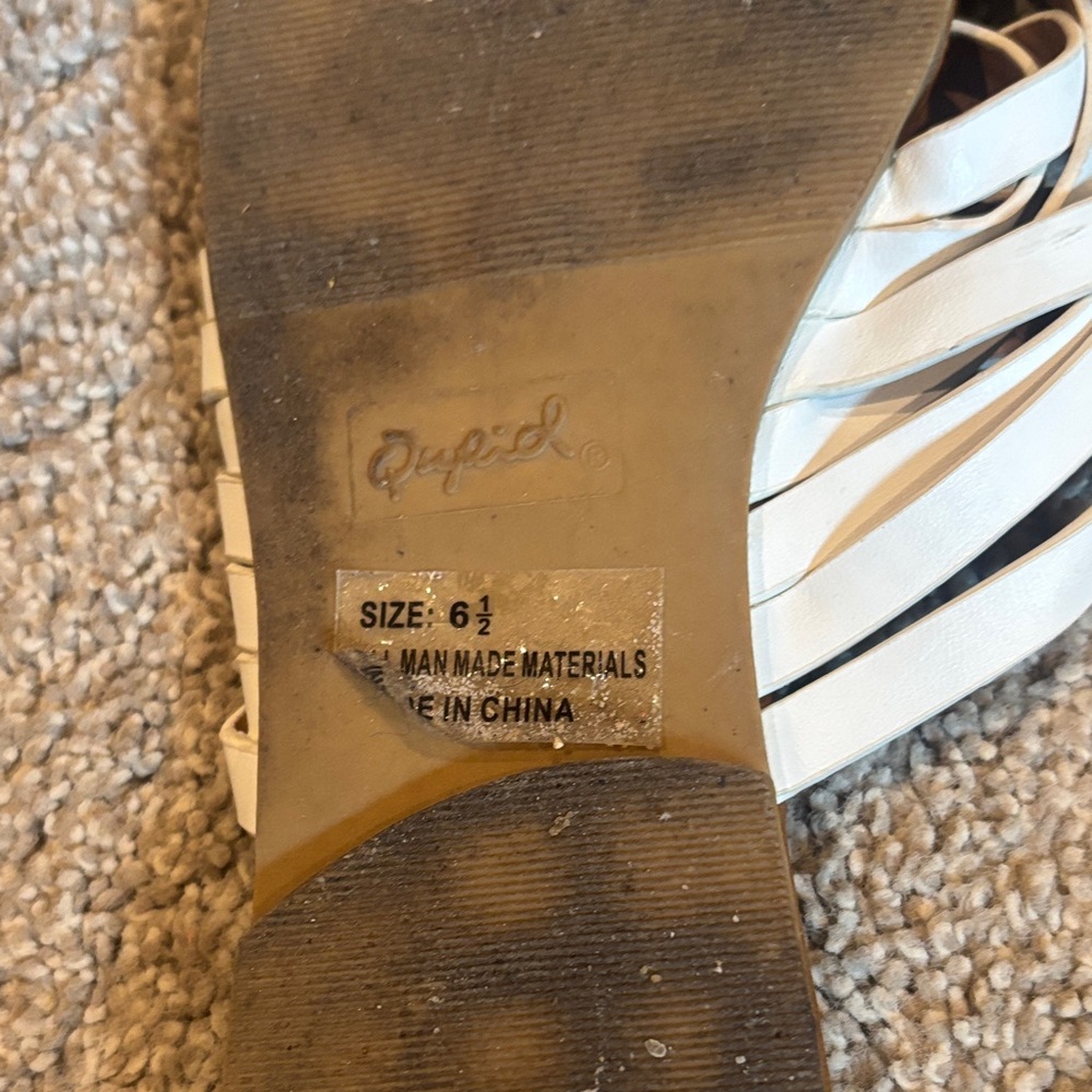 Assorted Flip Flops Collection - Picture 15 of 16